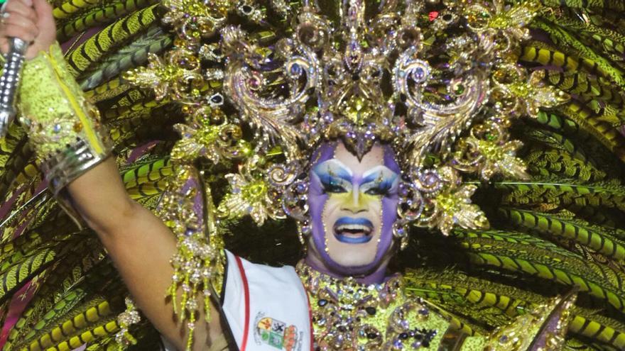 Drag Elektra suelta el cetro de Las Palmas de Gran Canaria y lo coge en Maspalomas