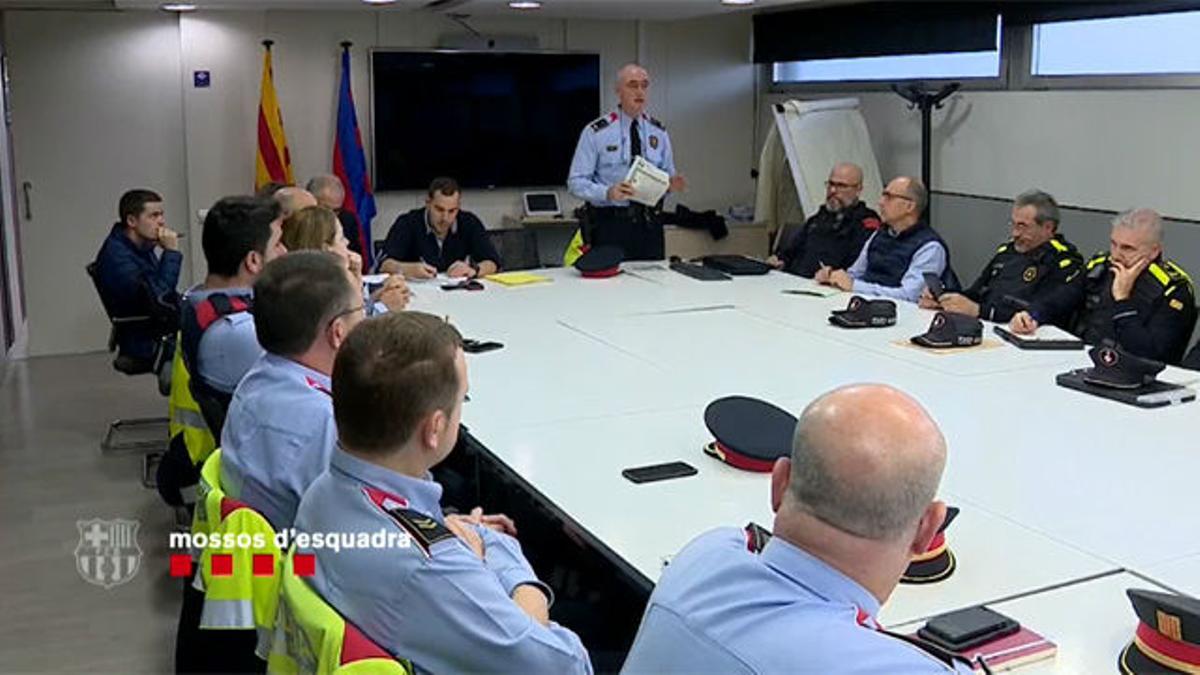 Reunión de seguridad en el Camp Nou