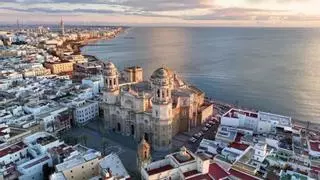 Todos los madrileños se van a Valencia por la cercanía, pero pocos eligen a la Sirena del Océano para el verano: es la joya de Andalucía