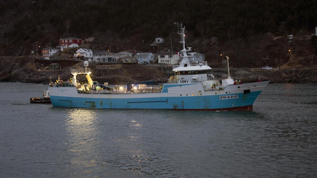 El pesquero &#039;Playa Menduiña Dos&#039; que llevó los cadáveres a tierra, en Canadá