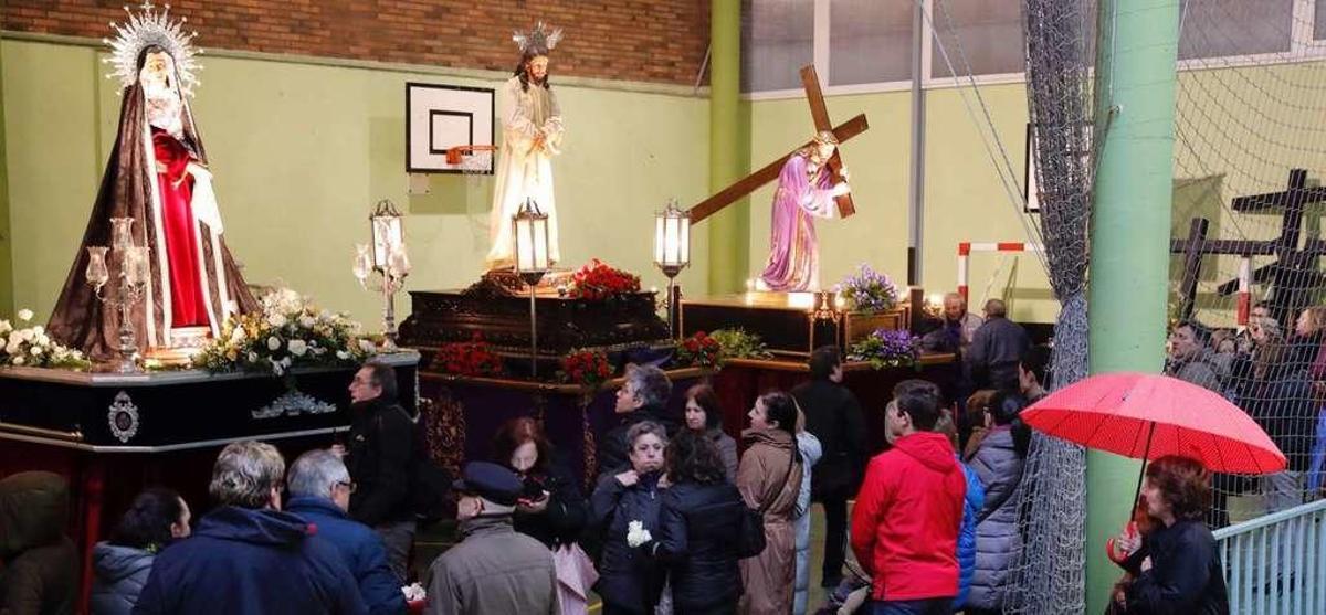 El temporal impide la salida de los pasos y amenaza las procesiones del ...