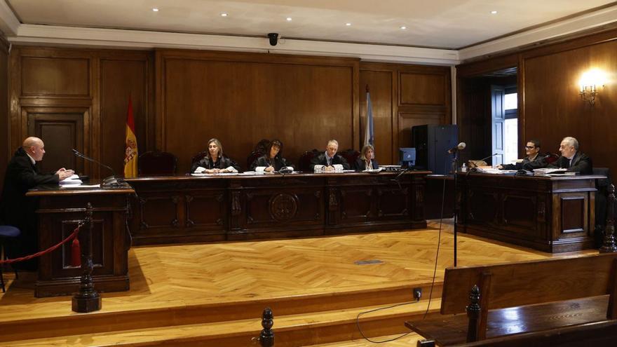 Sala de la Audiencia Provincial, ayer, en la que debía celebrarse el juicio. |   // GUSTAVO SANTOS