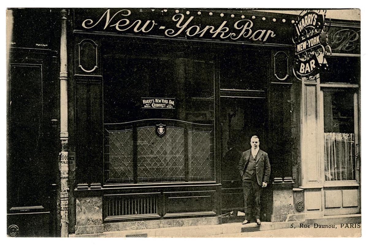 El New York Bar de París, que acabaría convirtiéndose en el Harry's Bar, en los años 20, cuando se inventó el Bloody Mary.