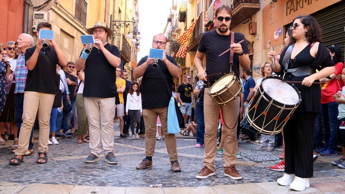 Músics participant en els actes de  la festa major de Santa Tecla a Tarragona, en una imatge d&#039;arxiu