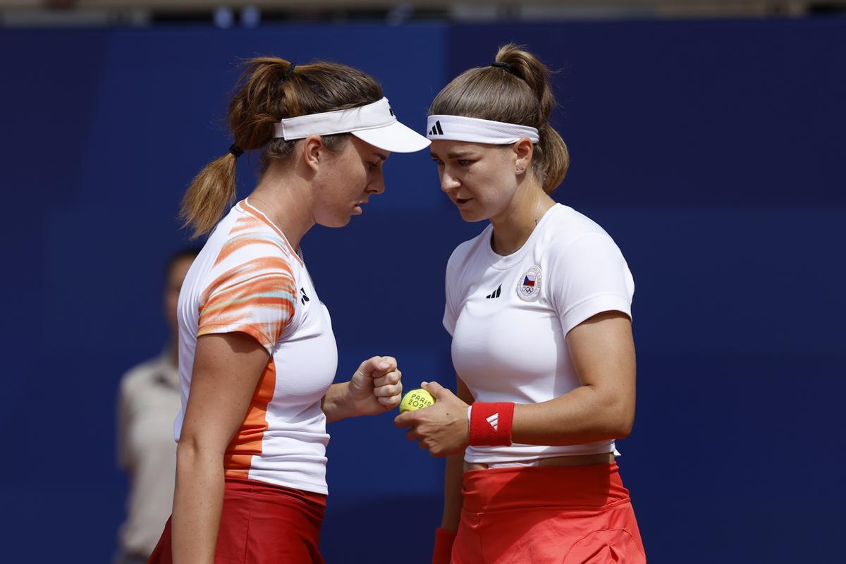 Tenis dobles femeninos: Muchova/Noskova - Bucsa/Sorribes