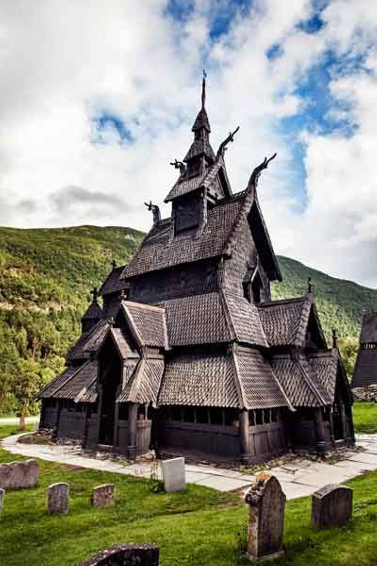 La iglesia de Borgund es heredera directa de las técnicas constructivas vikingas.