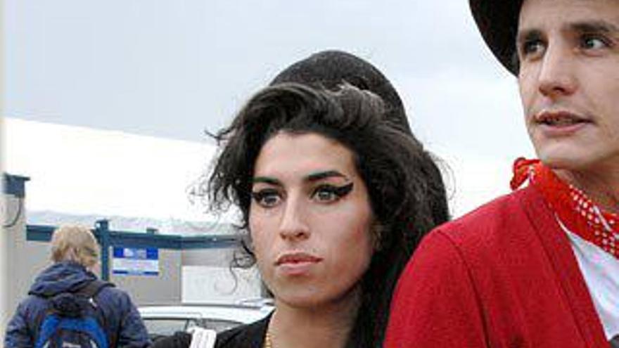 Amy Winehouse, de nuevo en el hospital por problemas respiratorios