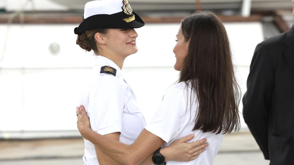 El emotivo reencuentro entre la princesa Leonor y la reina Letizia en Panamá