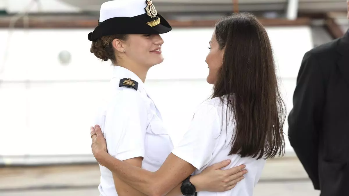 El emotivo reencuentro entre la princesa Leonor y la reina Letizia en Panamá