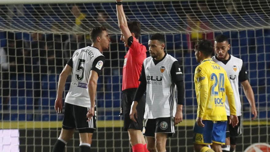 Momento en que Gabriel ve la roja en Las Palmas