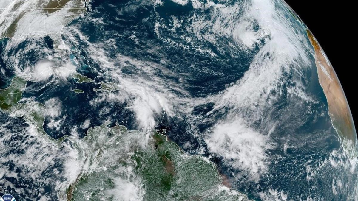 Vista de satélite de la tormenta Eta en Florida.