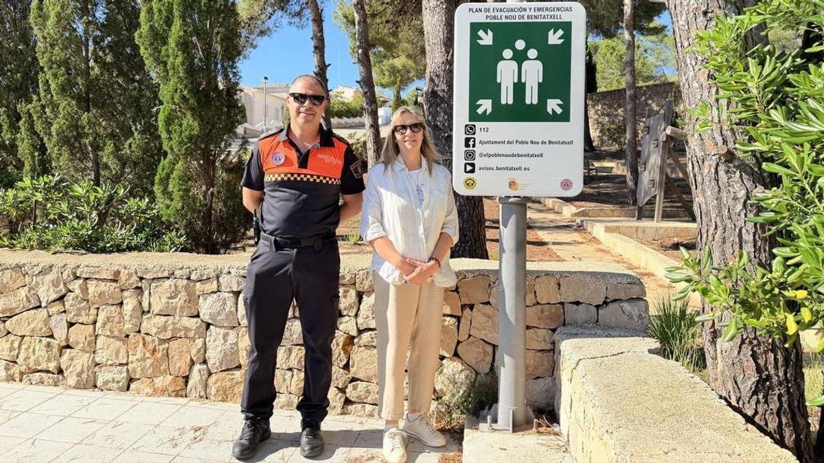 El responsable de Protección Civil y la concejala, en un punto de encuentro de emergencias