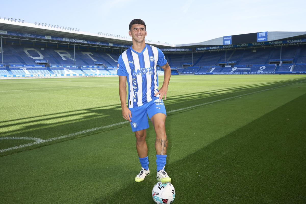Aleñá, posando en Mendizorroza