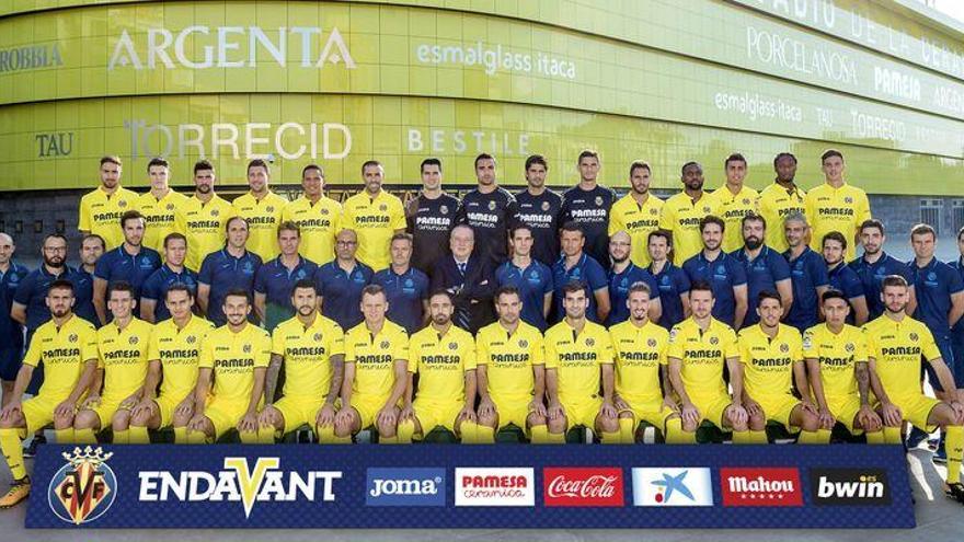 La plantilla se pone &#039;guapa&#039; para la foto oficial de la temporada 2017/2018