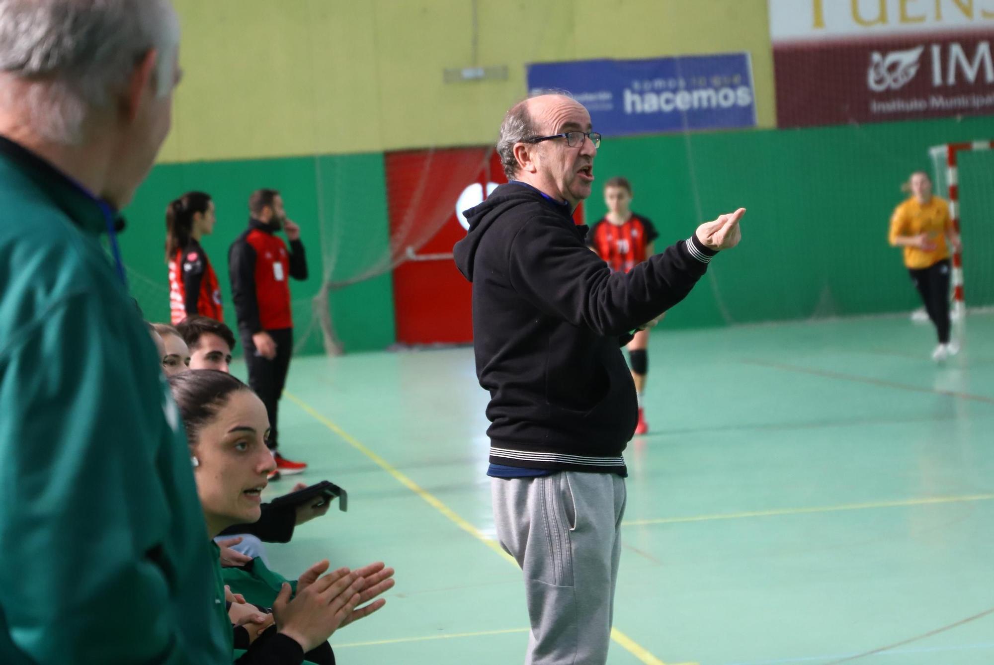 Adesal - Deza Cajasur : el derbi del balonmano femenino cordobés en imágenes