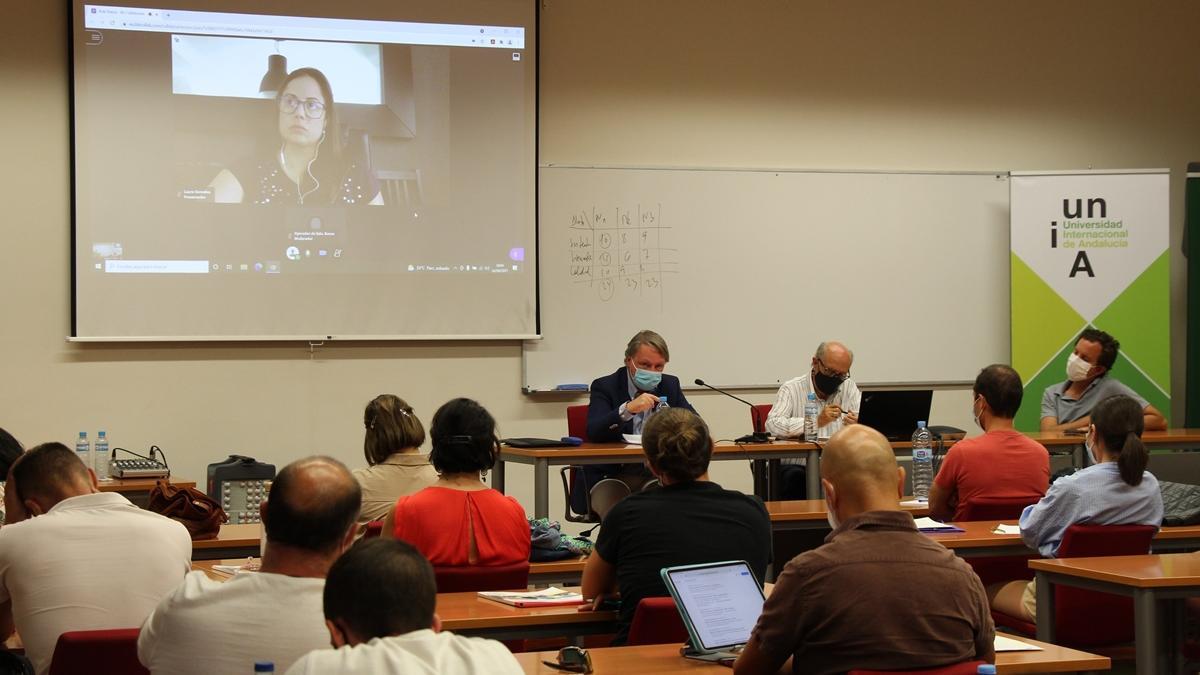 Mesa redonda del curso Aceite de oliva virgen extra. Salud, marketing y maridaje.