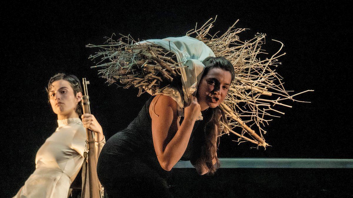 Lydia Prada e Lucía Casal en  ‘Encrobas 77: a precuela’.