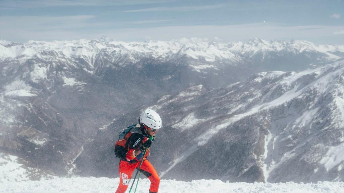 Isabel D’Asper mantiene el ritmo en su participación en el Campeonato del Mundo Juvenil en la estación de esquí de los Altos Alpes franceses.