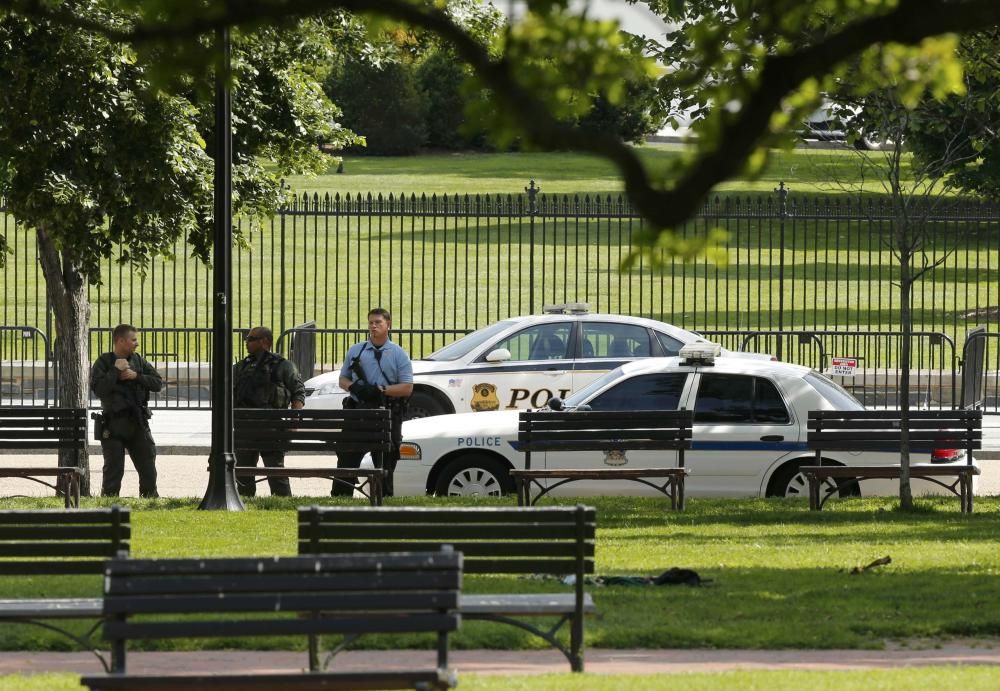 La Casa Blanca se cerró por la alerta causada por un supuesto tiroteo ocurrido en el exterior de las instalaciones del complejo presidencial.