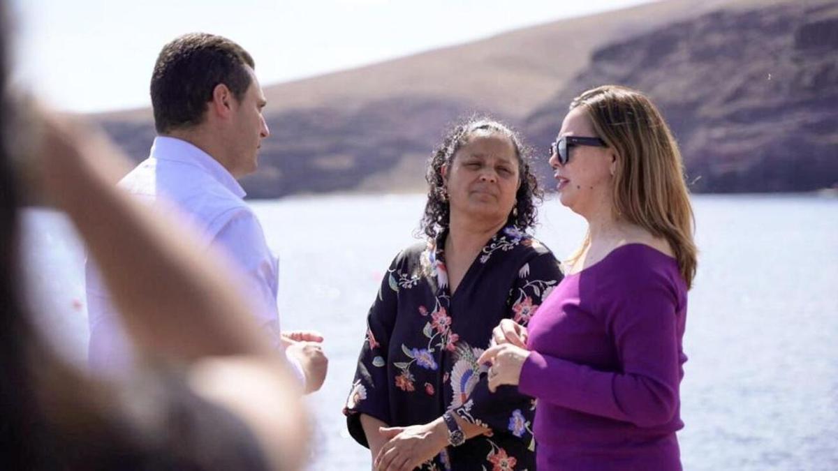 Óscar Noda y Dolores Corujo, en Playa Quemada.