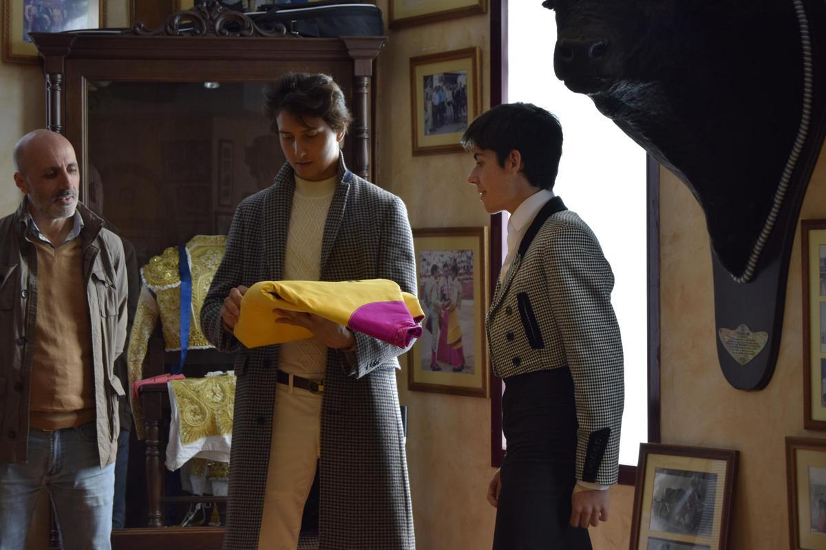 La convivencia entre Roca Rey y la Escuela Taurina de València, en imágenes