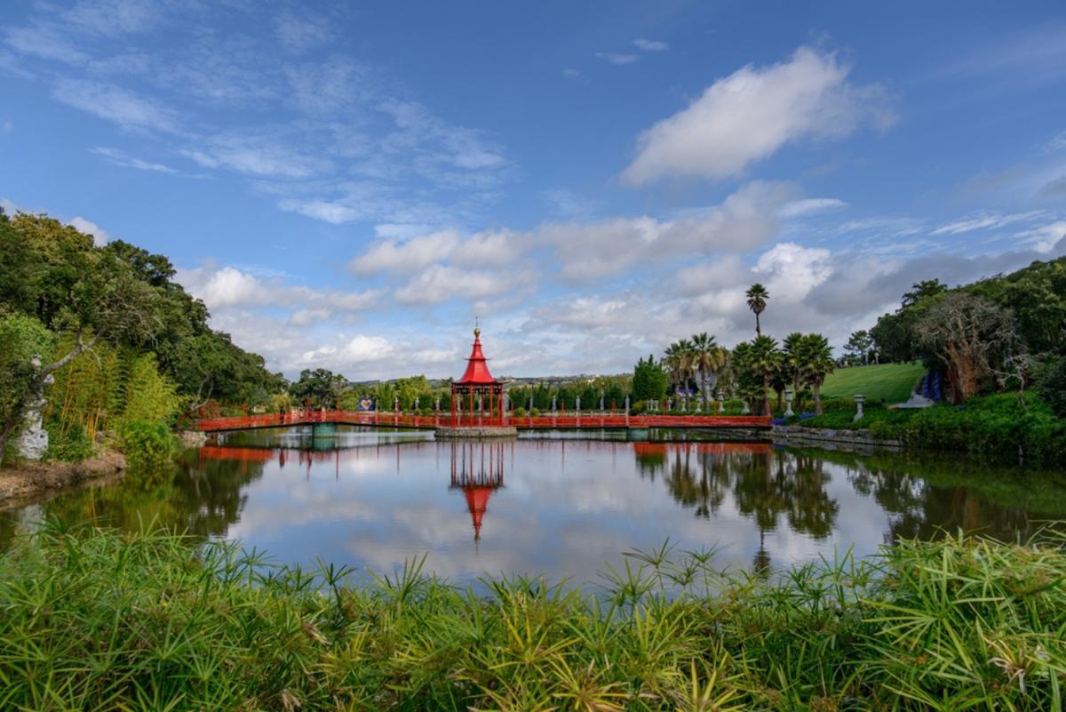 Vista de uno de los rincones del mayor jardín oriental de Europa creado en Portugal.