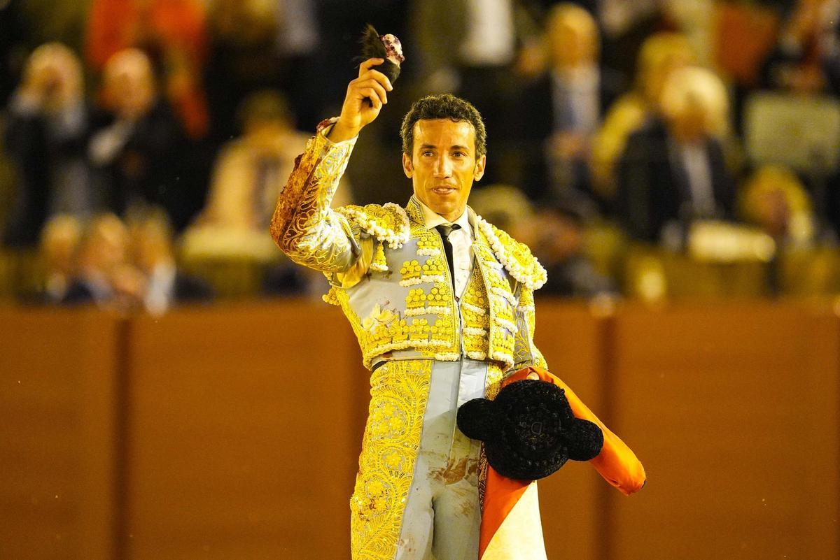 David de Miranda pasea una oreja en La Maestranza.