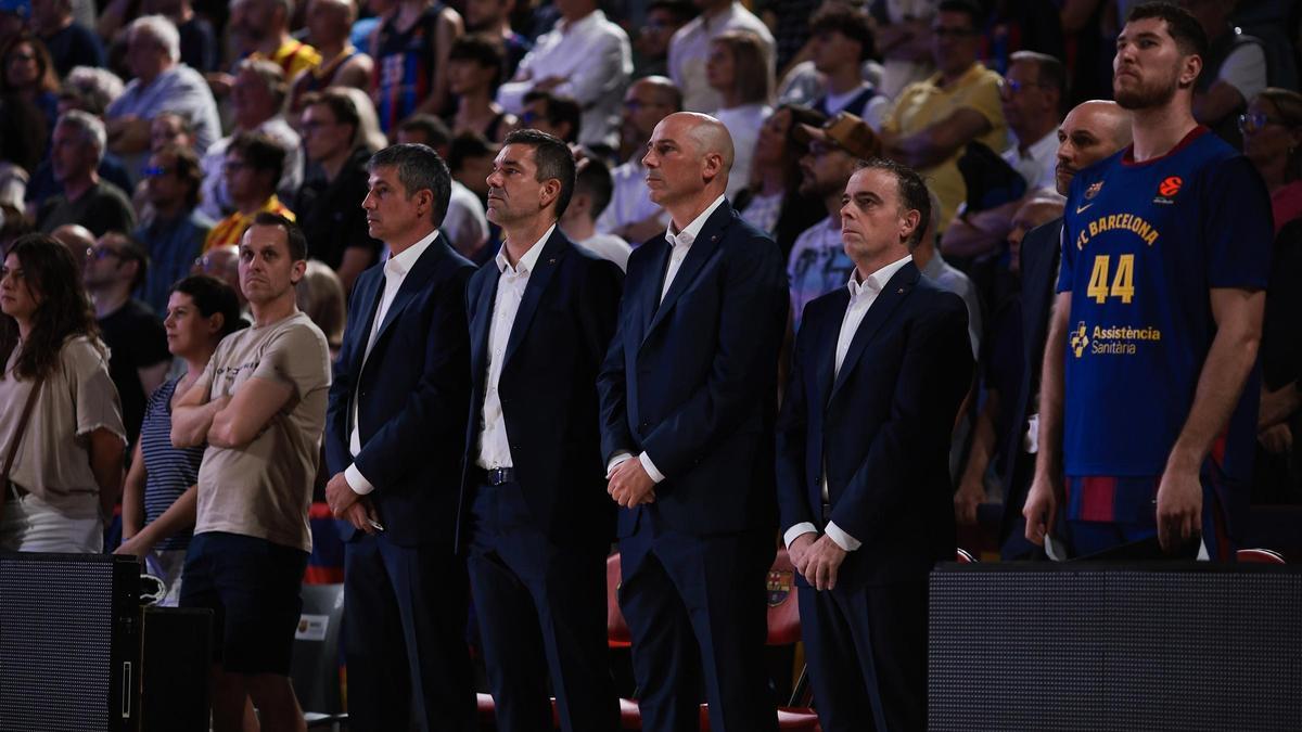 El banquillo azulgrana guarda un minuto de silencio por el fallecimiento del ex técnico azulgrana, Xavier Añúa