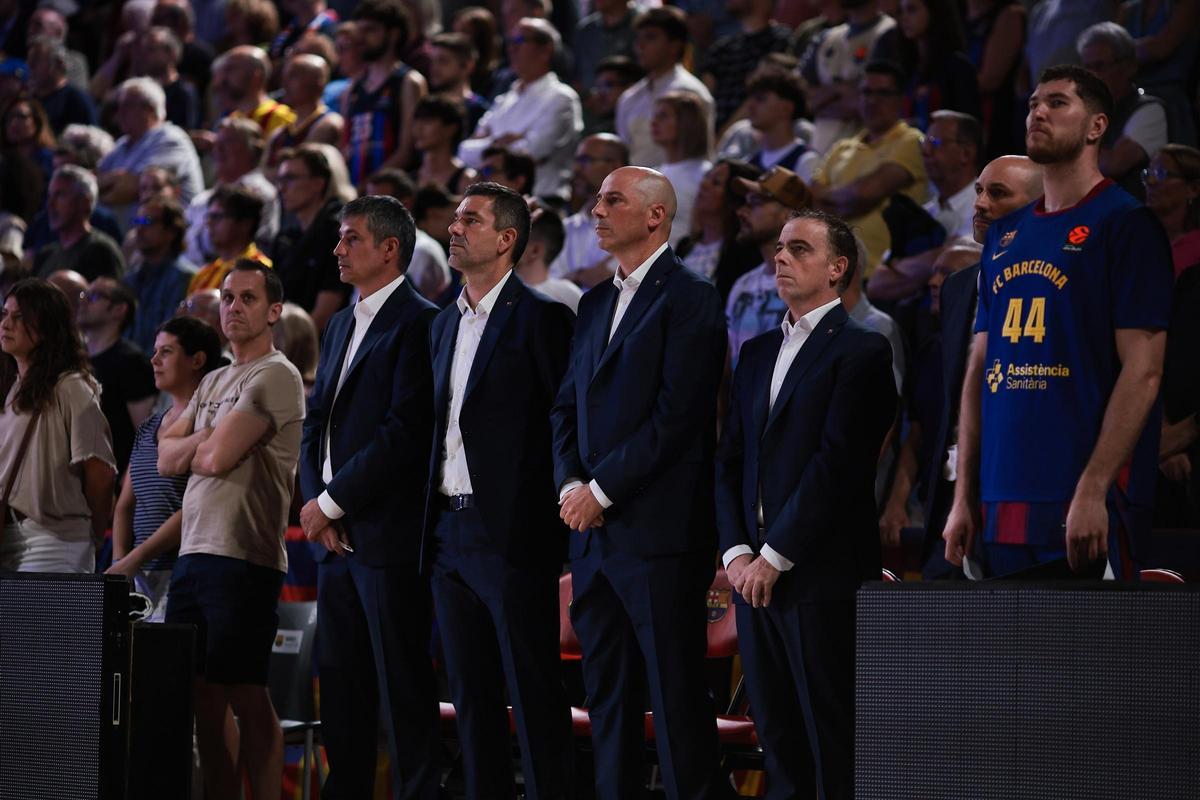 El banquillo azulgrana guarda un minuto de silencio por el fallecimiento del ex técnico azulgrana, Xavier Añúa