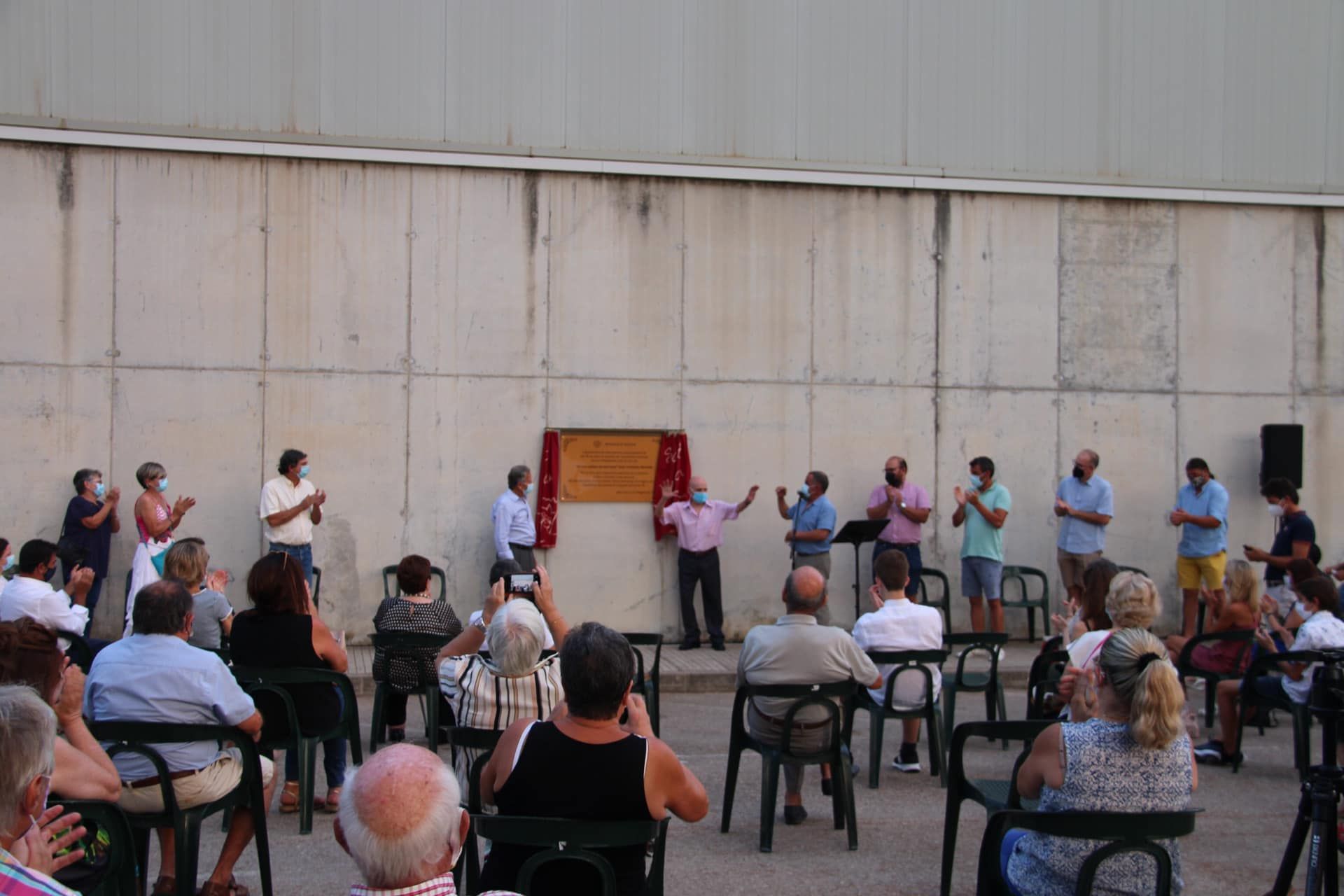 Sant Joan dedica el polideportivo a sus “tres ciclistas”