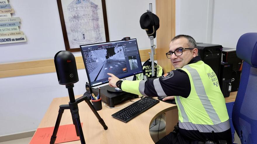 La Policía Local de Murcia incorpora un lector de 'cajas negras' que ayuda a investigar accidentes de tráfico