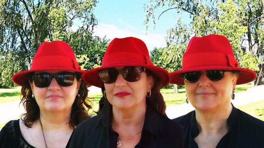 Ilusión y pasión unidas por un sombrero rojo