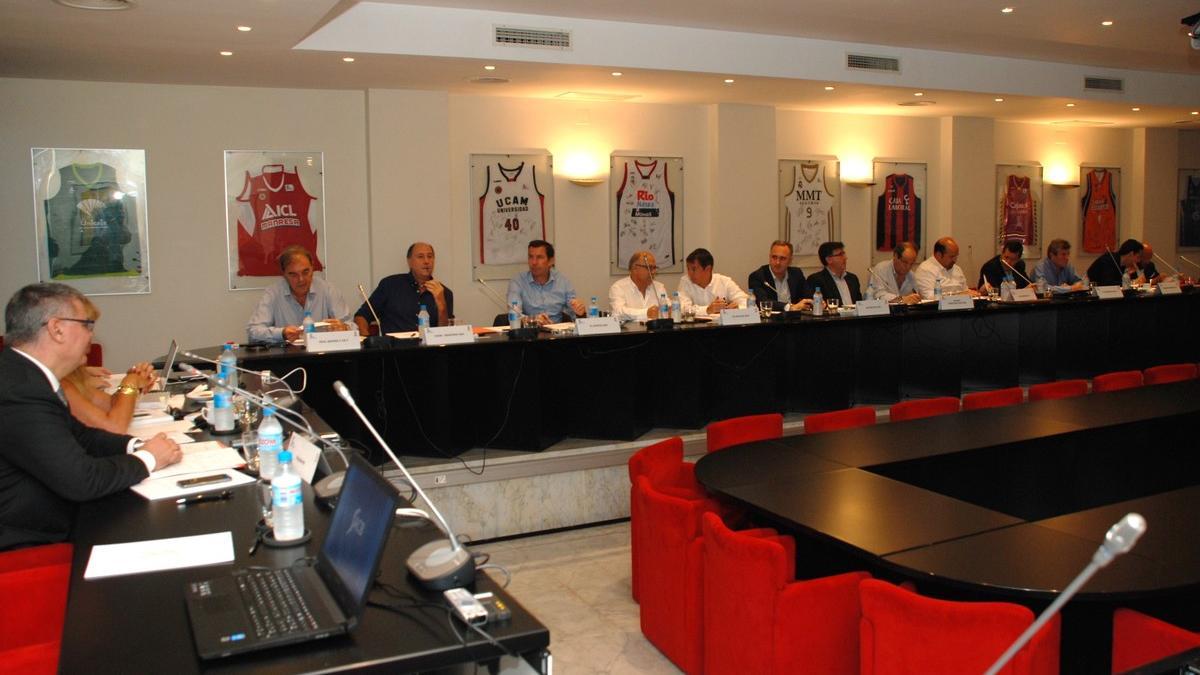 Una imagen de la asamblea de clubs de la ACB