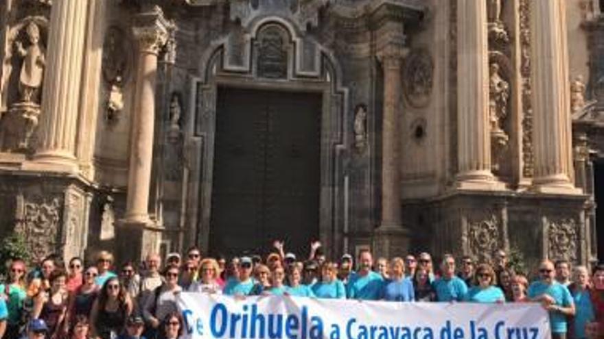 Más de 500 personas realizan la primera etapa del camino hasta la Cruz de Caravaca