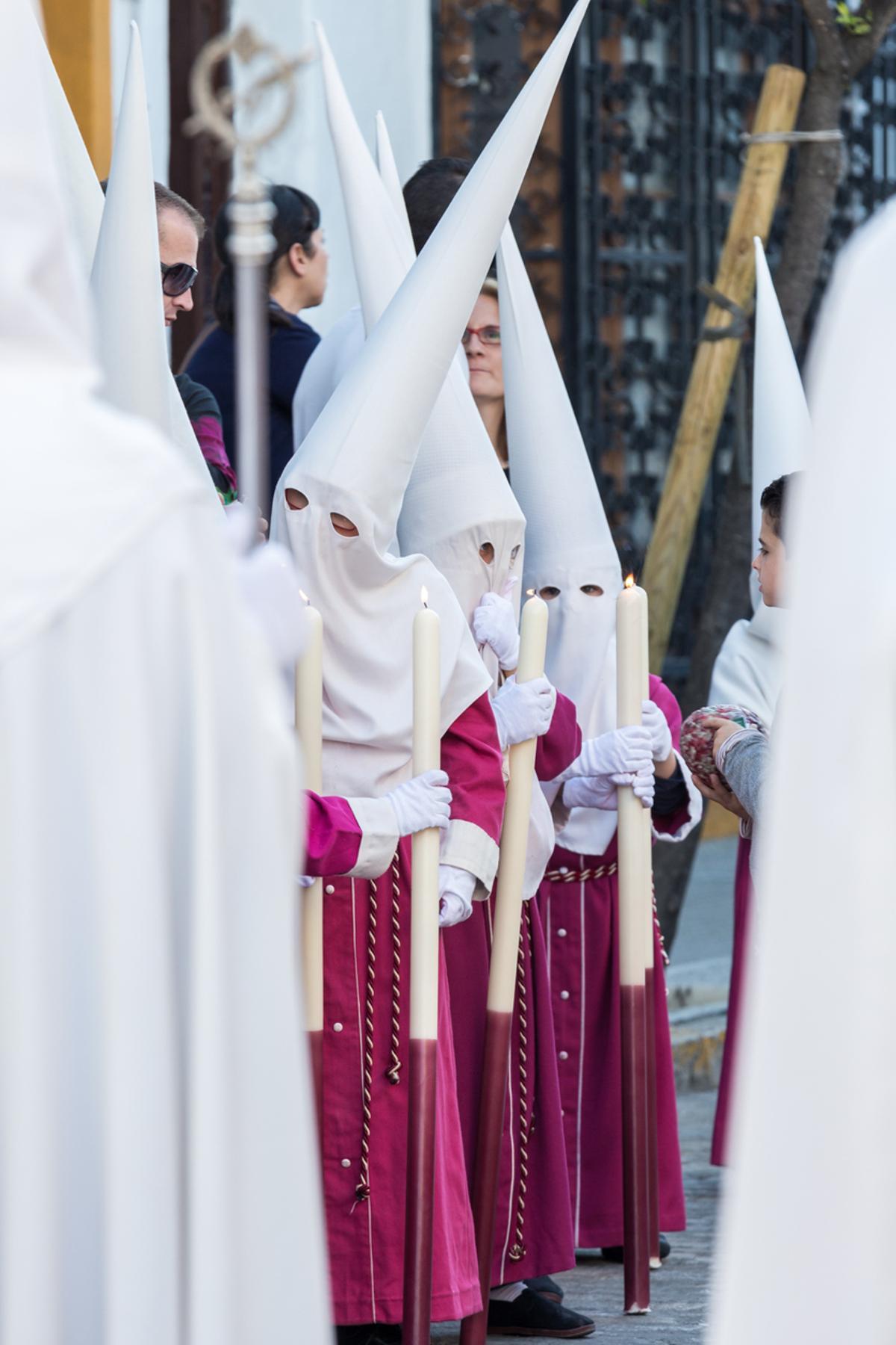 Pequeño nazarenos durante la celebración de Semana Santa