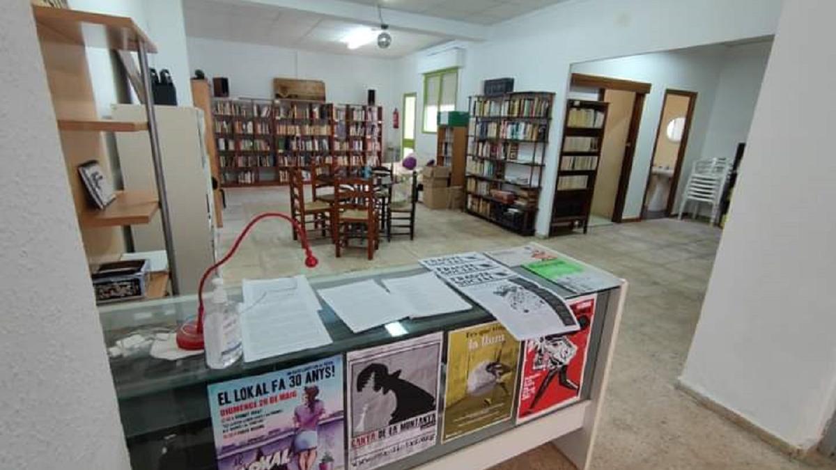 Imagen de los principales espacios de la biblioteca social «el rebrot bord» en Albaida.