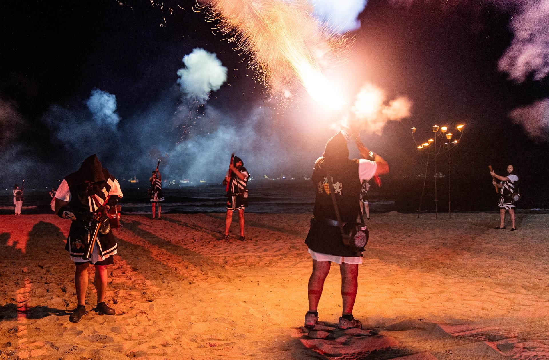 Las imágenes del Desembarco de los Moros y Cristianos de La Vila