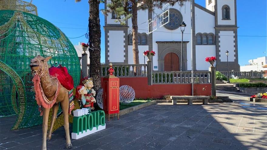 Moya habilita un buzón para las cartas en la plaza de Tomás Morales.