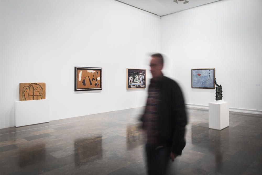 Inauguración de una muestra sobre Miró en el IVAM