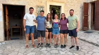 Una cuina en helicòpter i tres someres: la nova etapa d'un refugi de muntanya a Balears