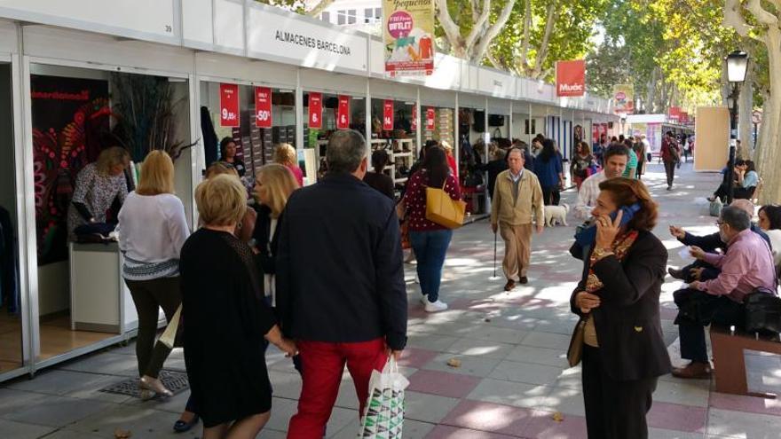 Primer día de la VIII Feria Outlet Murcia.