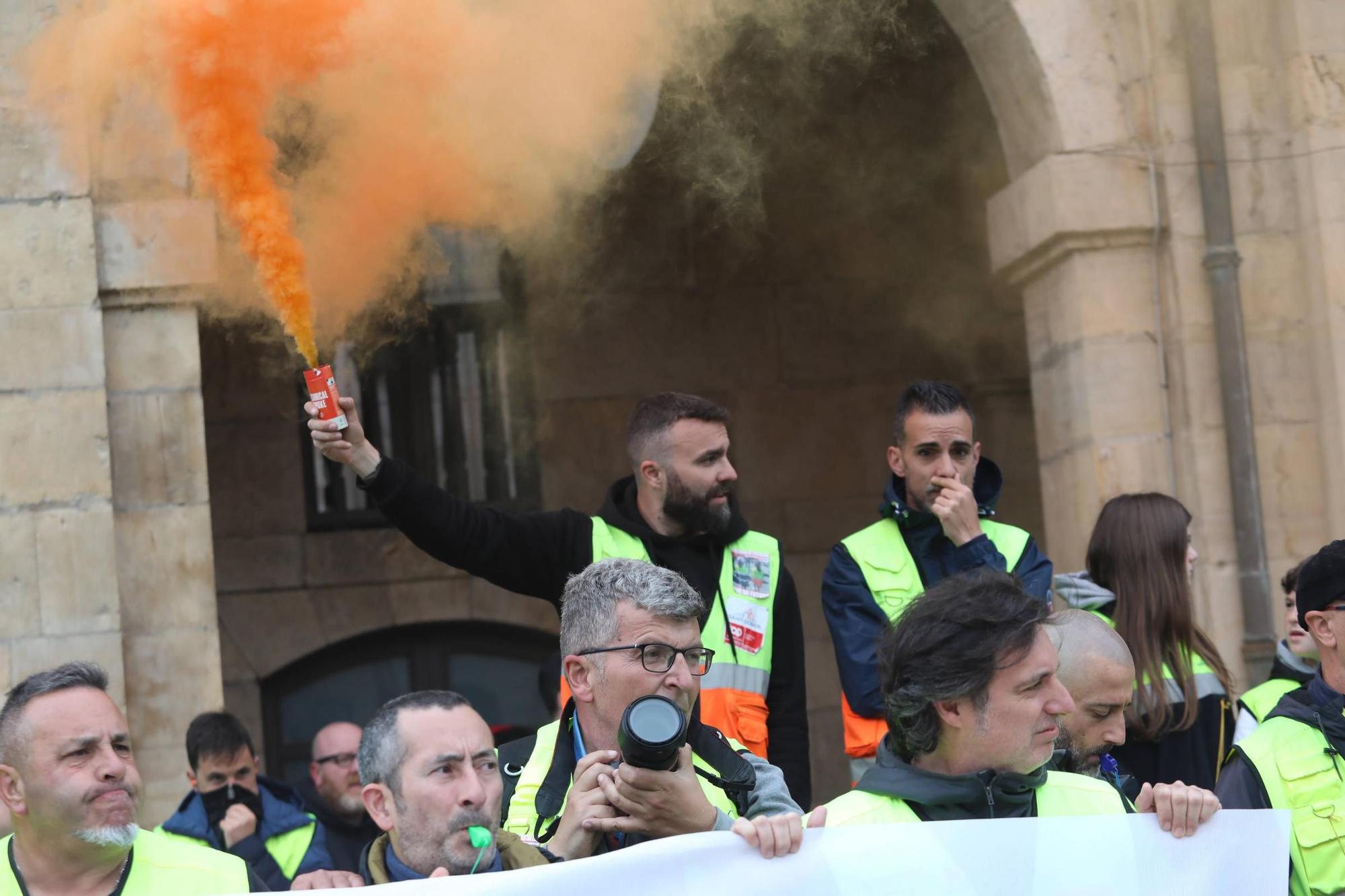 EN IMÁGENES: El avance de la protesta contra la cierre de Saint-Gobain en Avilés