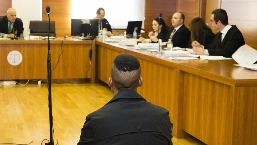El acusado, hoy, durante el juicio que ha tenido lugar en la Audiencia de Castelló.