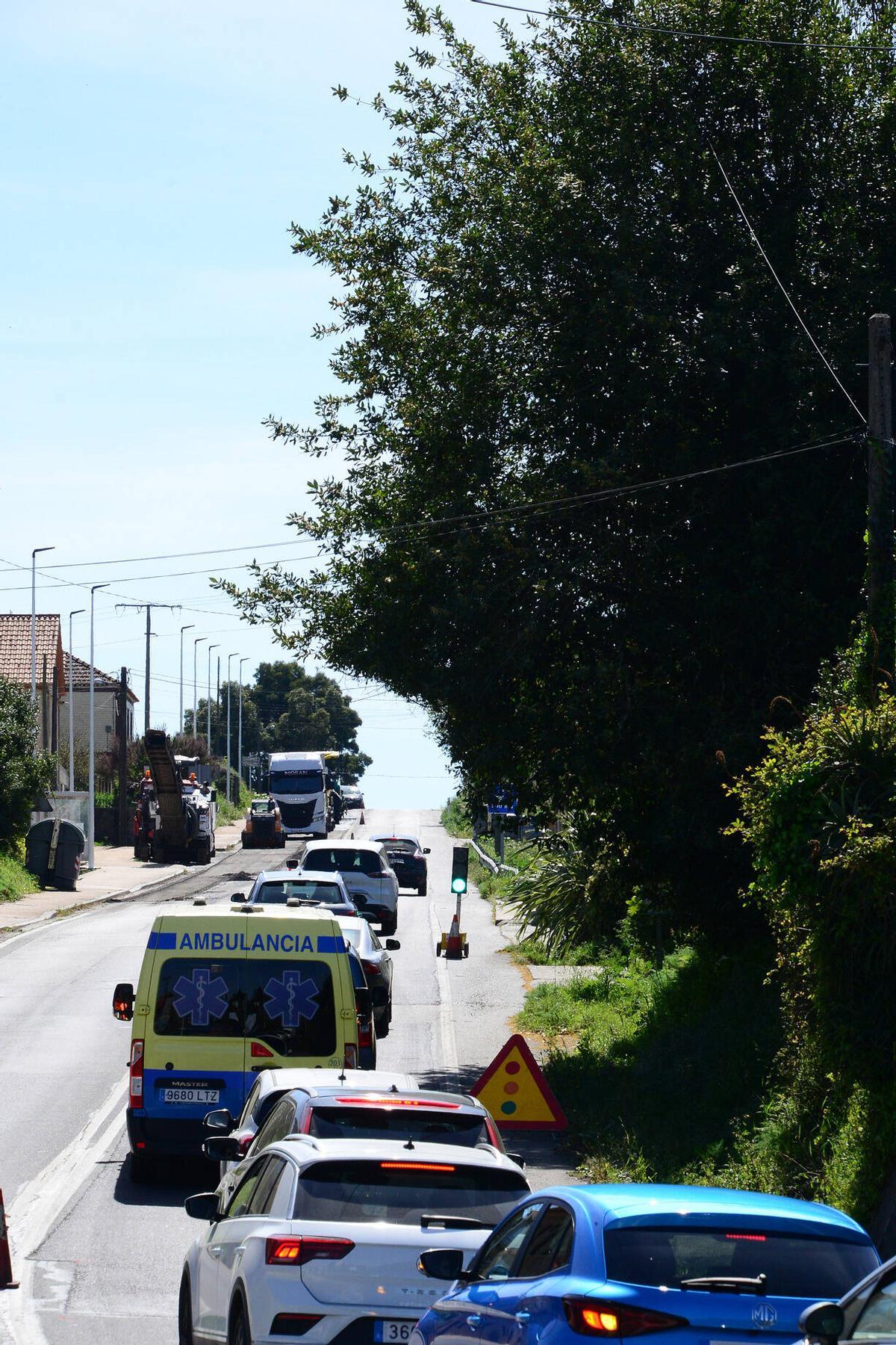 Vuelven las obras (y las colas) a la PO-551 entre Bueu y Cangas