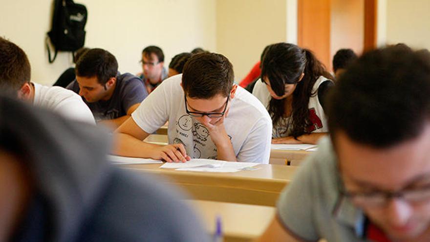 Un total de 3.879 alumnos realizarán los  exámenes de PAU en la Universidad de Oviedo