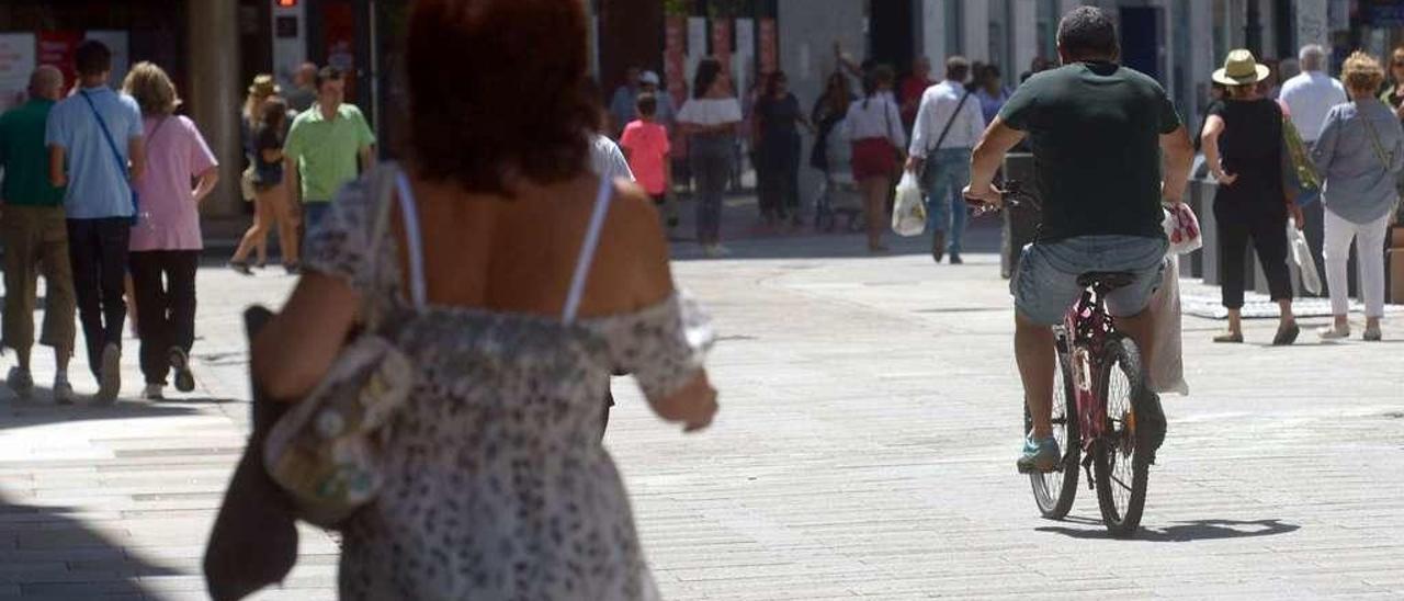 Las zonas peatonales se incrementarán en el centro de la ciudad con las obras de Praza de Galicia y Praza de Independencia. // Noé Parga