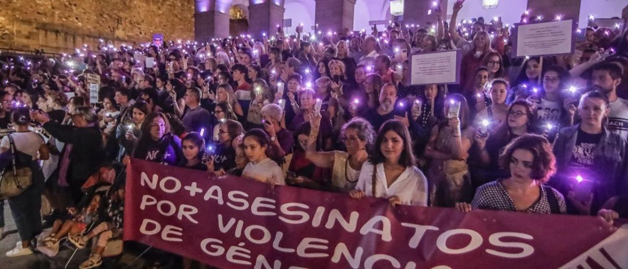 Una protesta contra la violencia de género desarrollada en Cáceres.