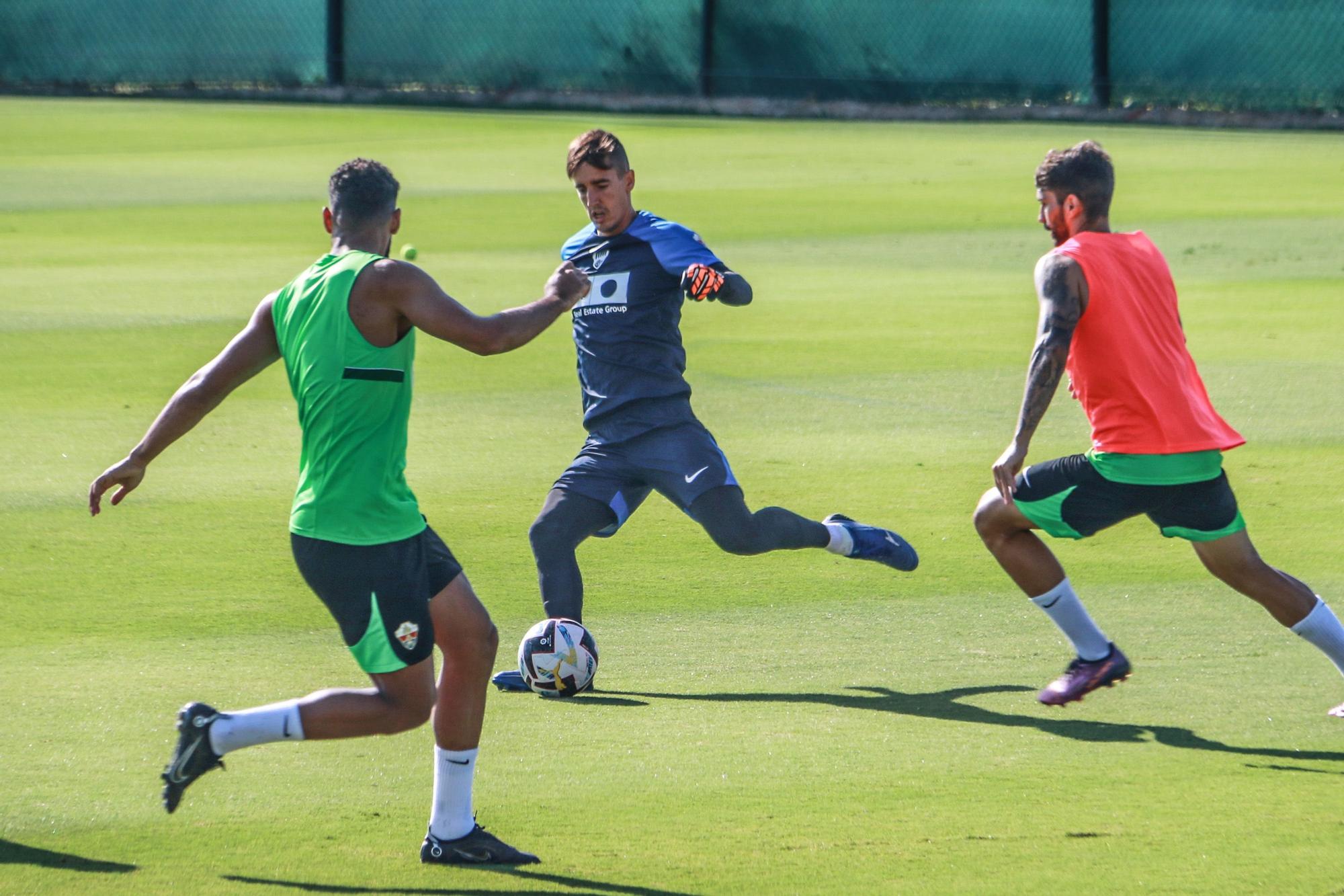 Entrenamiento del Elche CF en La Finca Golf Resort en Algorfa