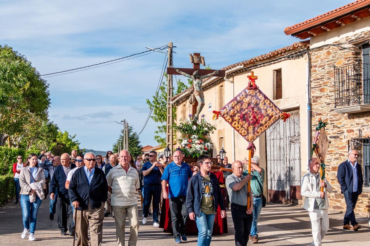 GALERÍA | Tábara venera al Bendito Cristo de la Capilla