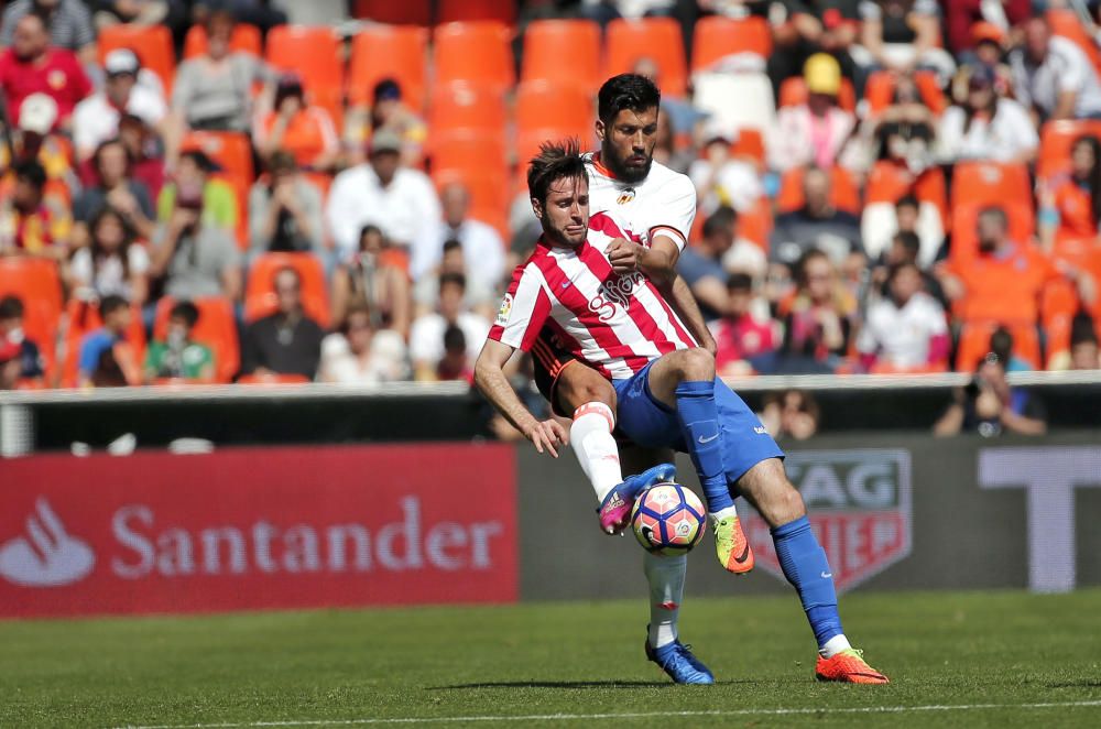 El partido entre el Valencia y el Sporting, en imágenes